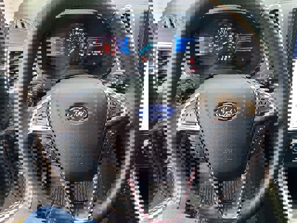 Used 2024 Ford Edge SEL w/ Convenience Package image 10