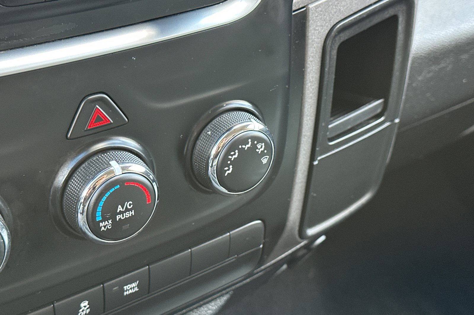 Used 2017 RAM 1500 Express image 26