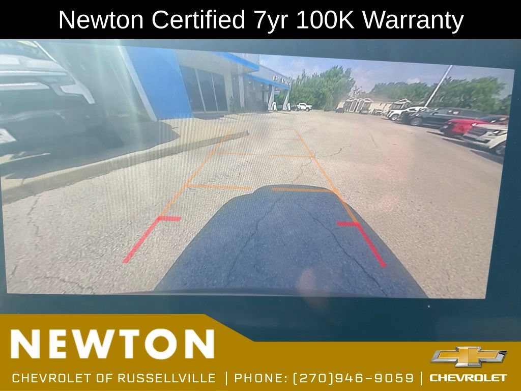 Used 2025 Chevrolet Traverse LT FWD image 6