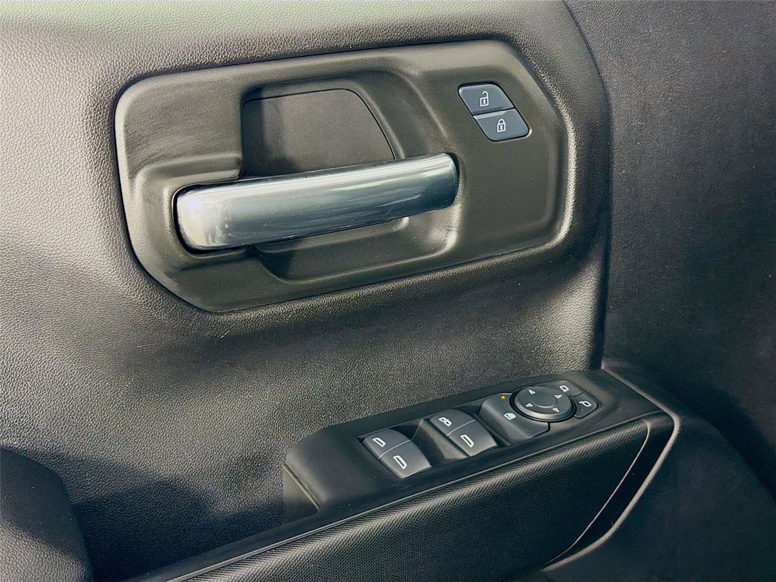 Used 2024 Chevrolet Silverado 1500 Custom image 18