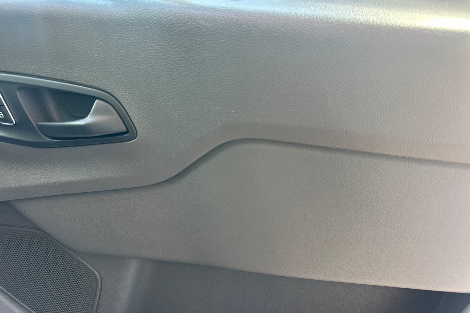 Used 2022 Ford E-Transit Medium Roof w/ Load Area Protection Package RWD image 17