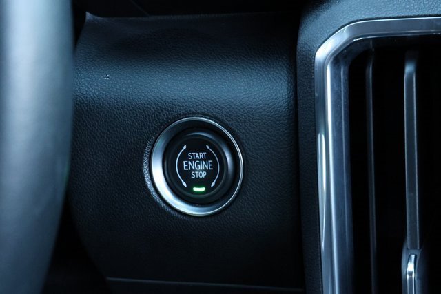 Used 2024 GMC Acadia Elevation image 19