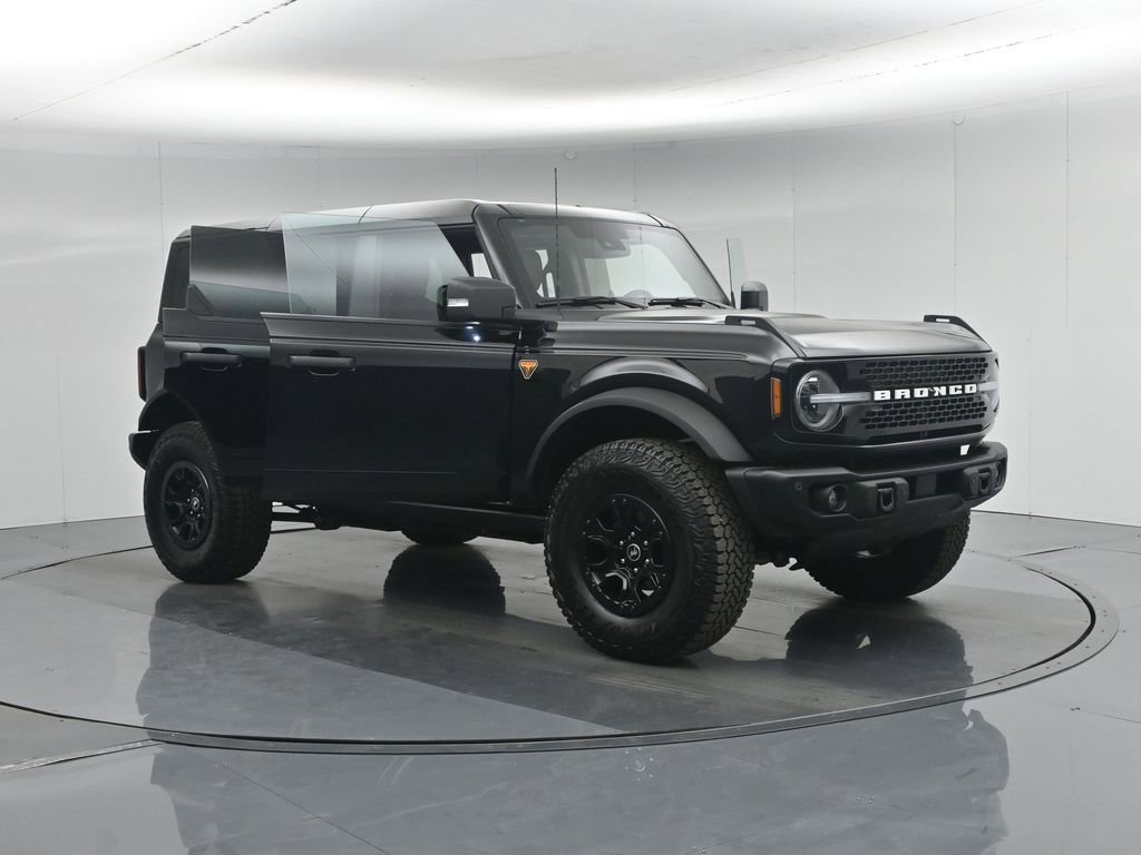 Used 2025 Ford Bronco Badlands image 34
