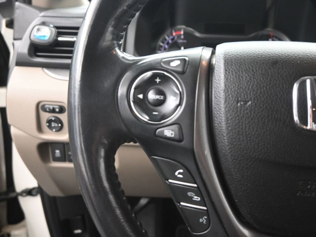 Used 2017 Honda Ridgeline RTL-T image 11