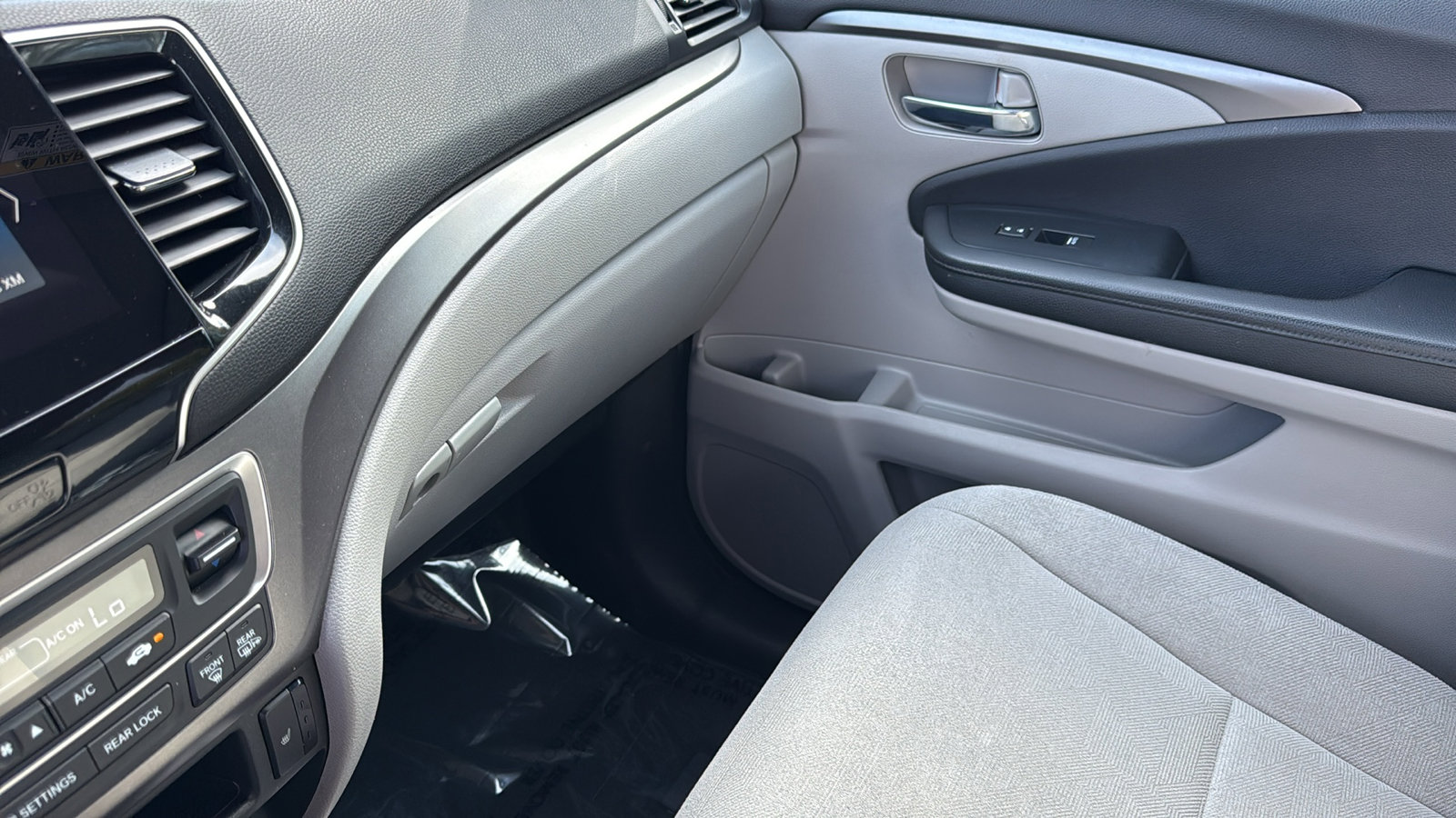 Used 2021 Honda Pilot EX image 25