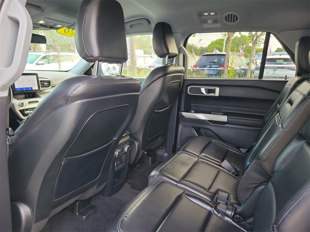 Used 2020 Ford Explorer XLT w/ Equipment Group 202A image 7