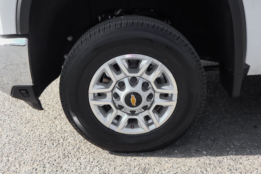 Used 2024 Chevrolet Silverado 2500 LT AWD/4WD image 45