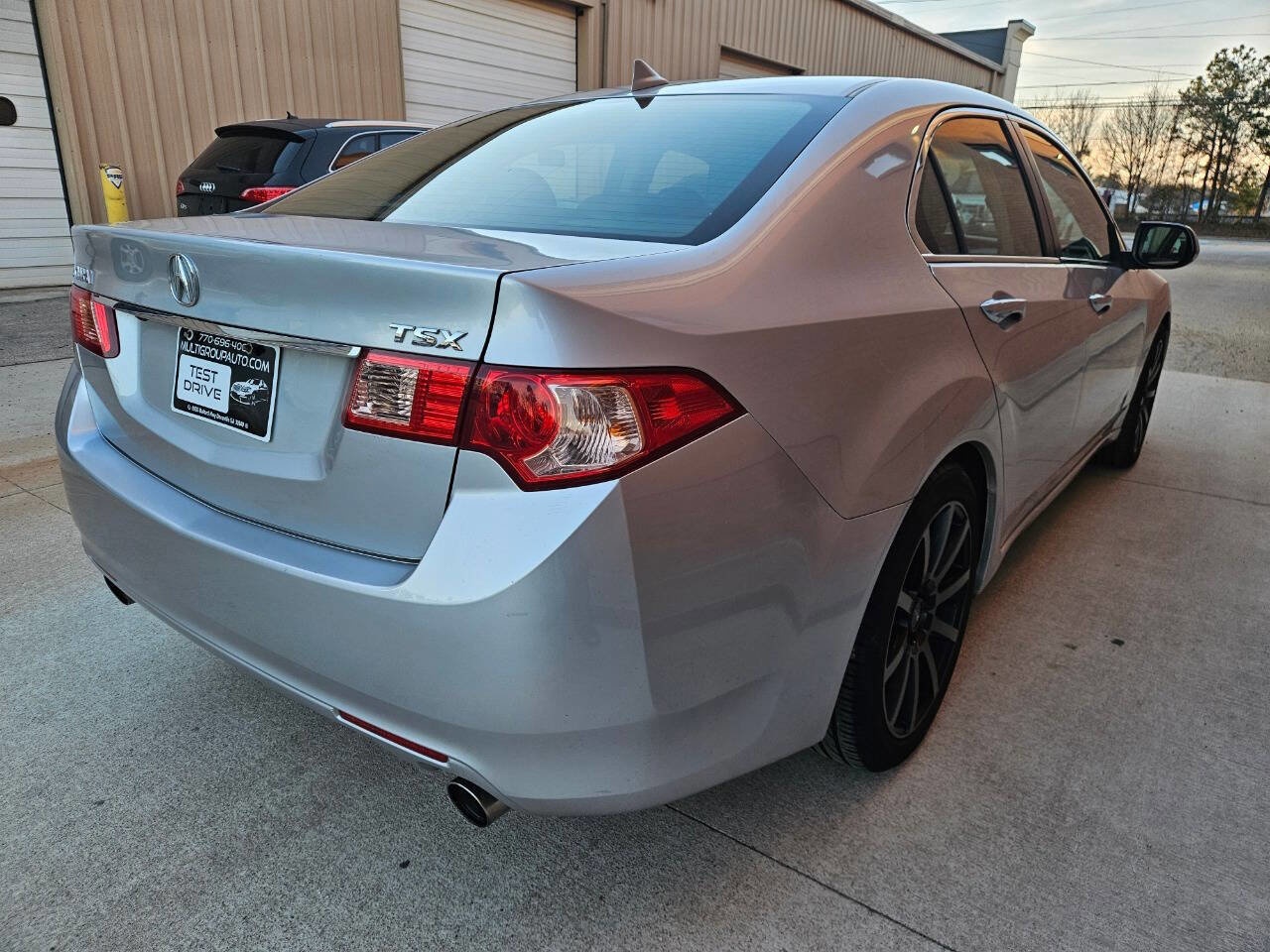 Used 2011 Acura TSX w/Tech 4dr Sedan 5A w/Technolo image 4