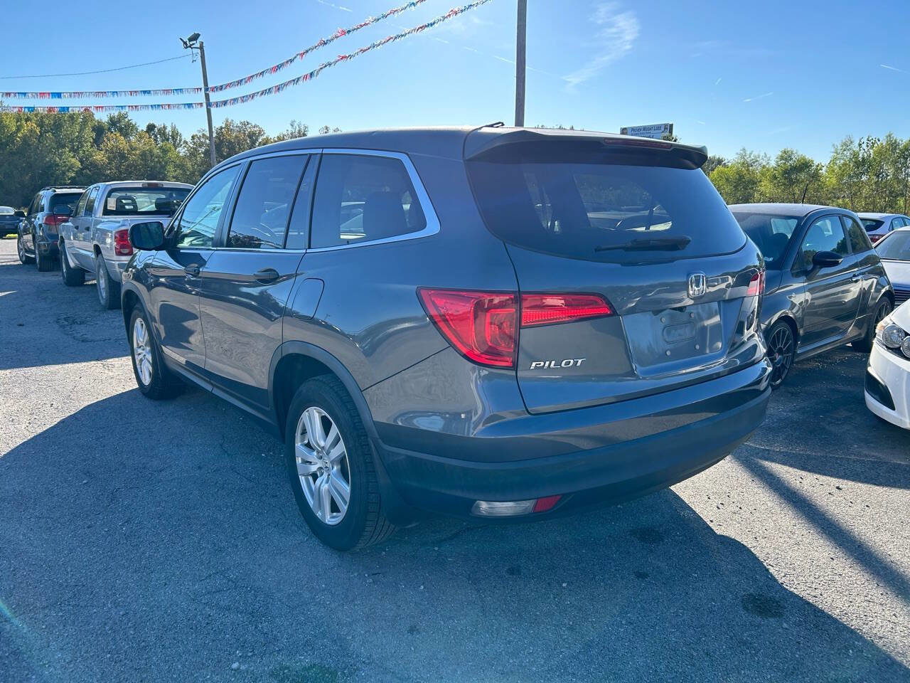 Used 2018 Honda Pilot LX image 4