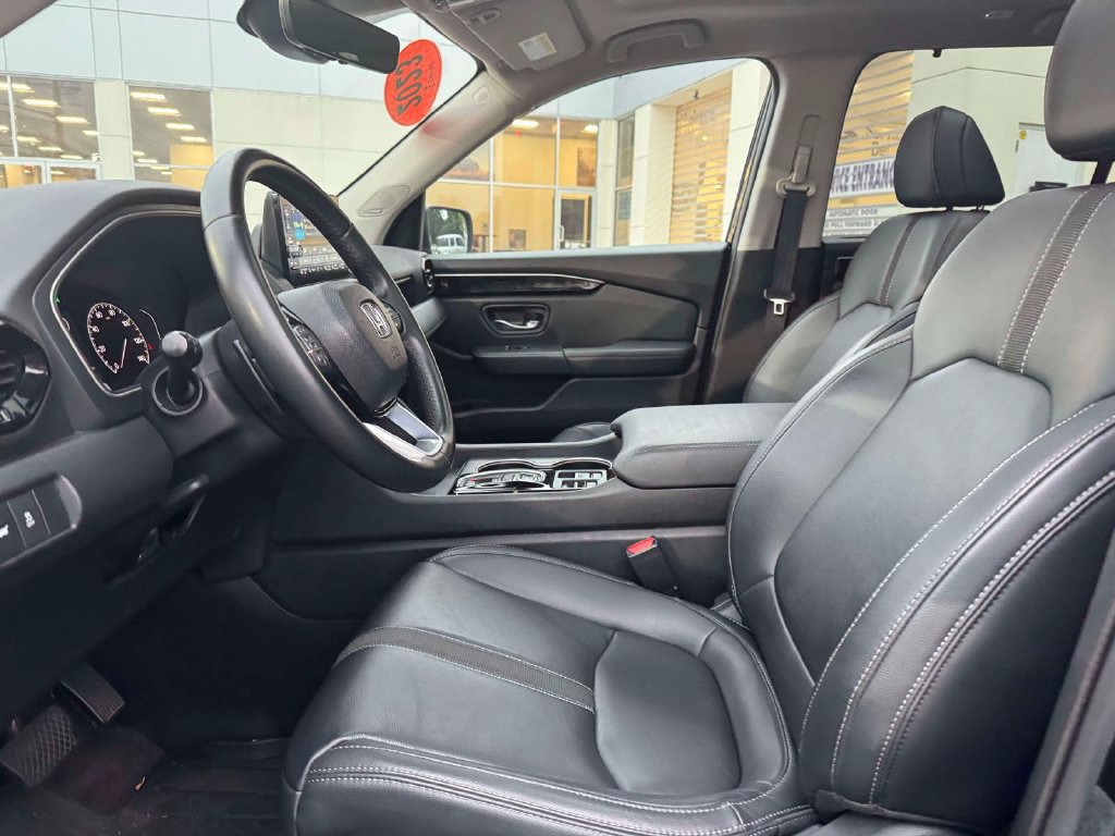 Used 2023 Honda Pilot Touring image 16