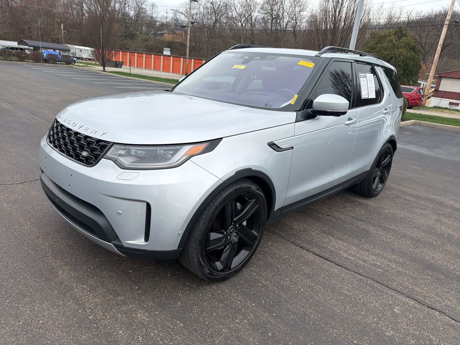 Used 2022 Land Rover Discovery S image 9