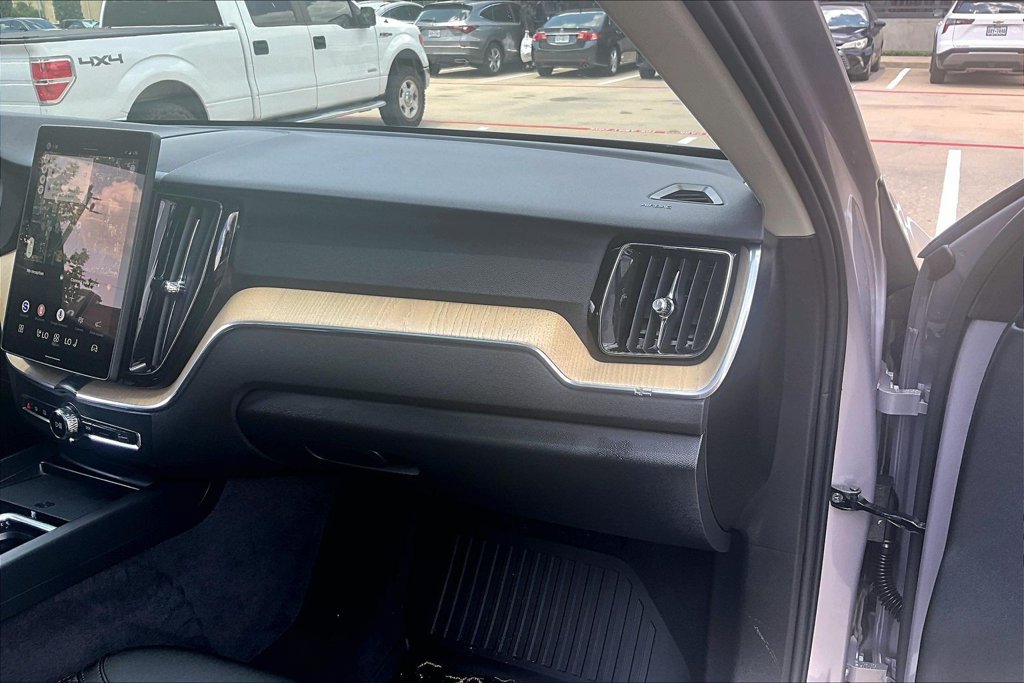 Certified 2026 Volvo XC60 B5 Plus AWD/4WD image 21
