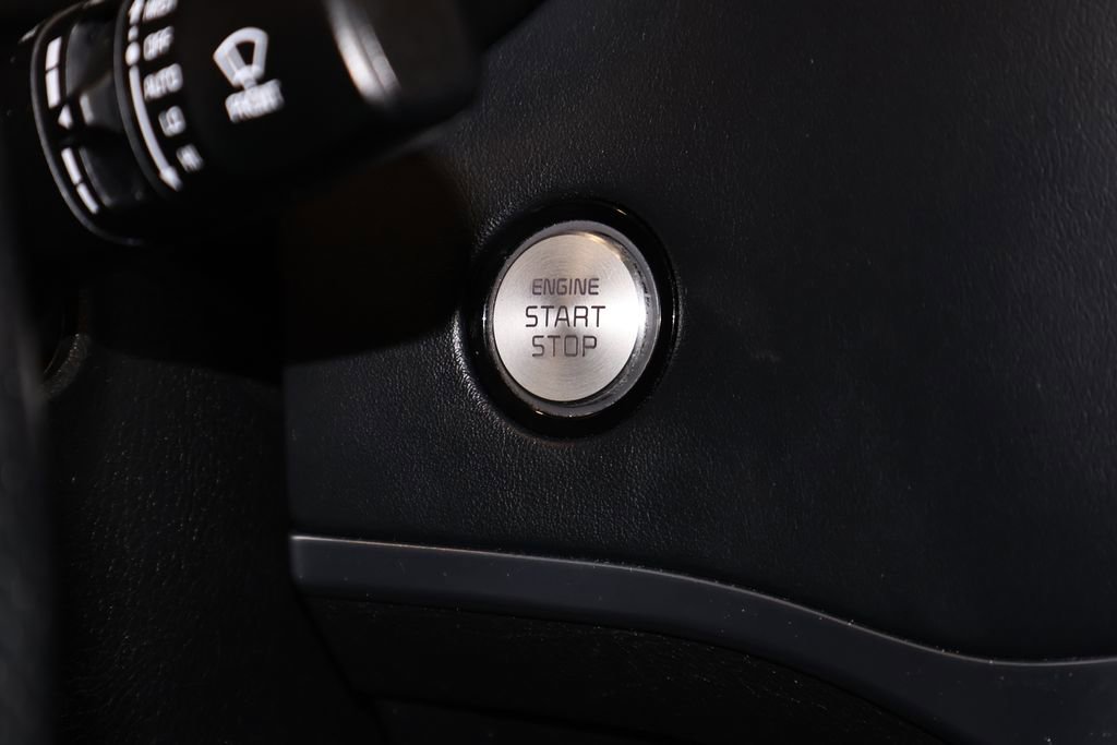 Used 2018 Kia Stinger GT1 AWD/4WD image 28