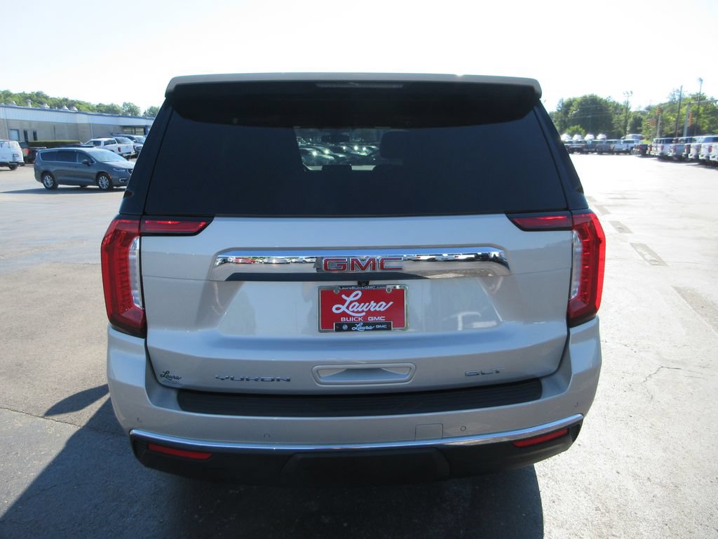 Certified 2022 GMC Yukon SLT w/ SLT Premium Package AWD/4WD image 7