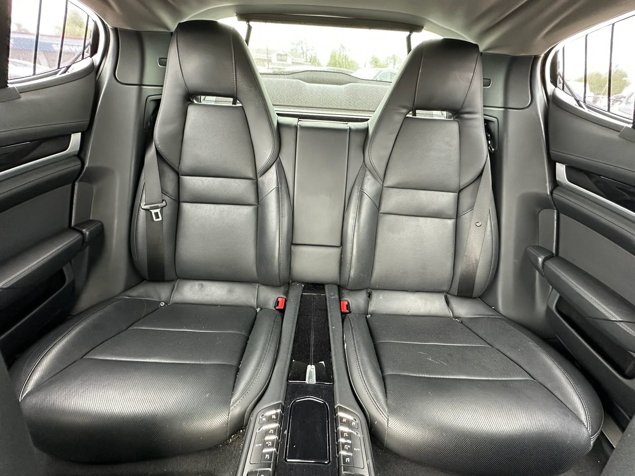 Used 2014 Porsche Panamera S image 16