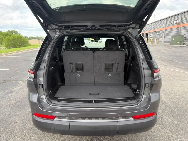 New 2026 Jeep Grand Cherokee L Limited w/ Limited Altitude Package AWD/4WD image 5