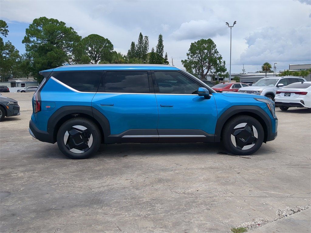 New 2026 Kia EV9 Wind image 9