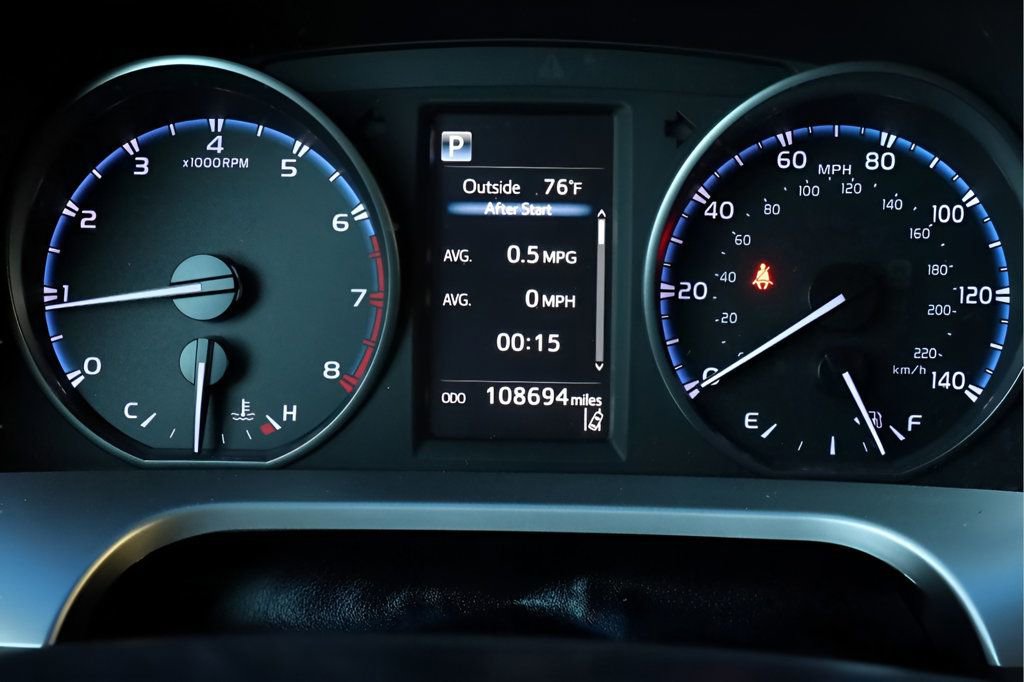 Used 2018 Toyota RAV4 LE image 27