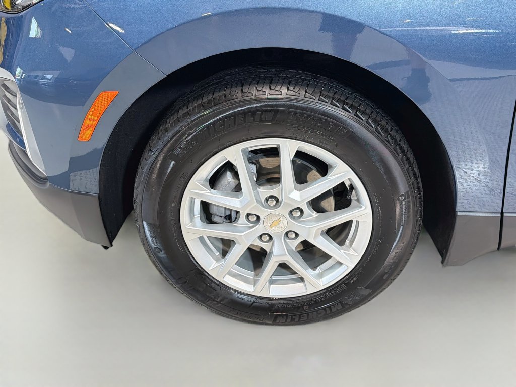 Used 2024 Chevrolet Equinox LT FWD image 30