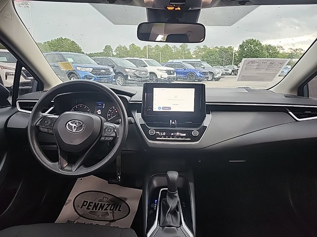 Used 2023 Toyota Corolla LE FWD image 5