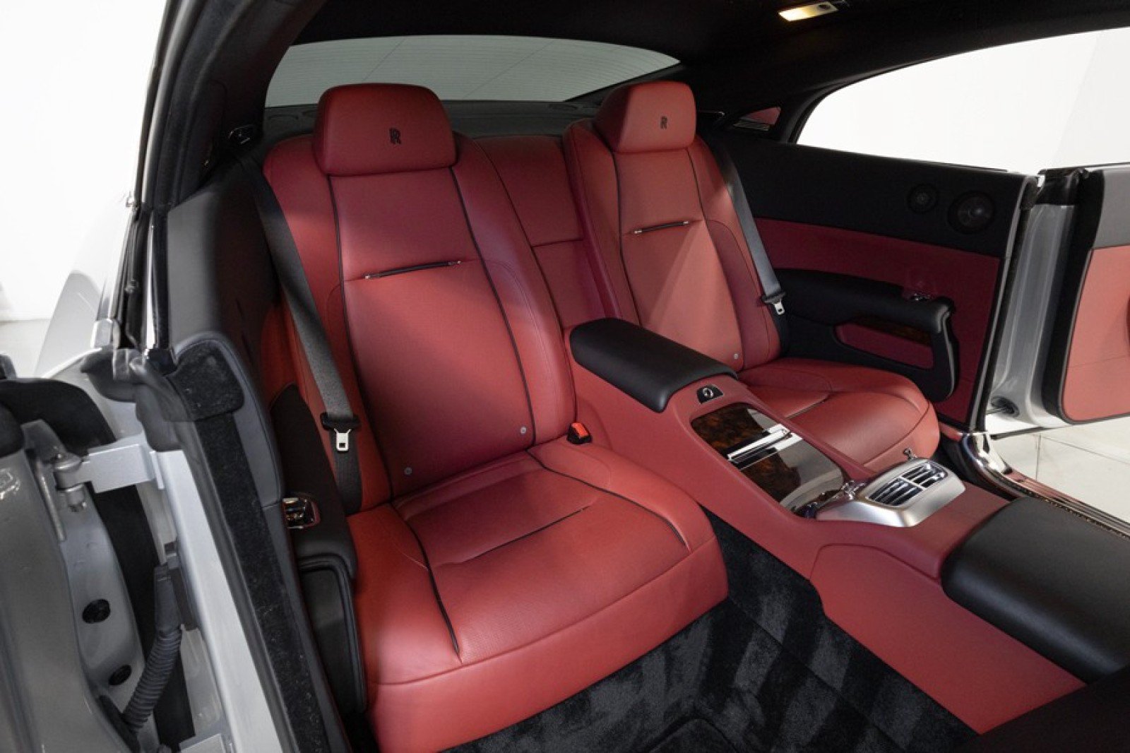 Used 2016 Rolls-Royce Wraith RWD image 58