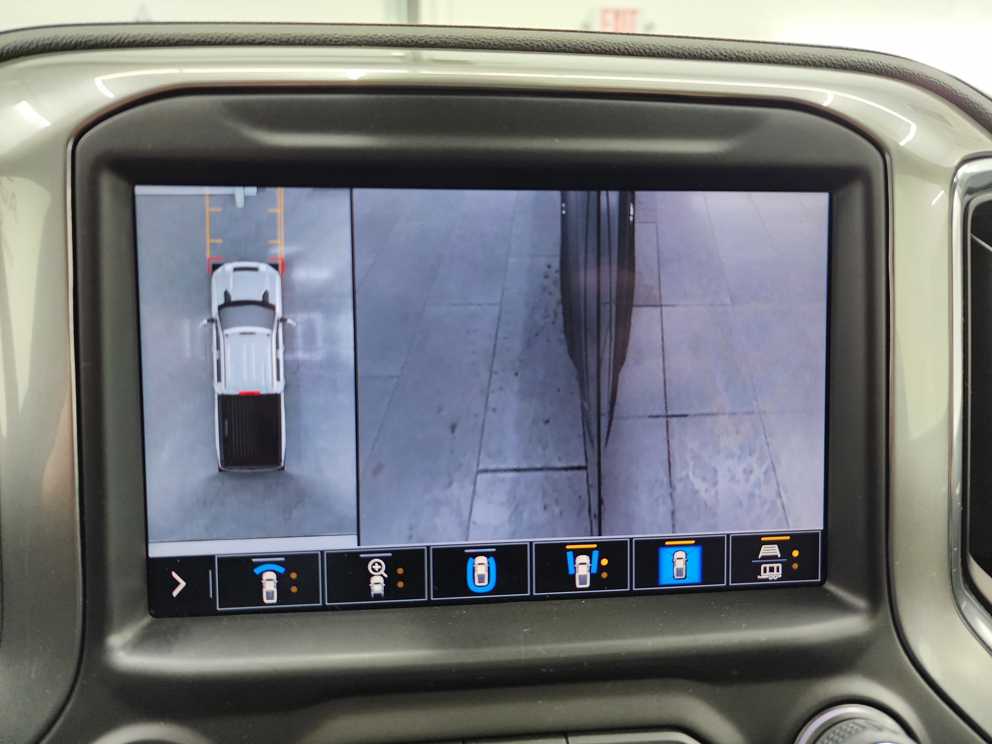 Used 2023 Chevrolet Silverado 3500 LTZ w/ LTZ Plus Package image 64