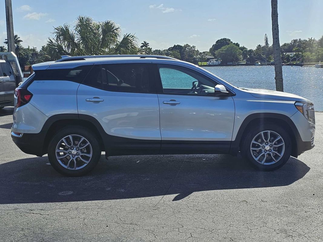Used 2022 GMC Terrain SLT image 15