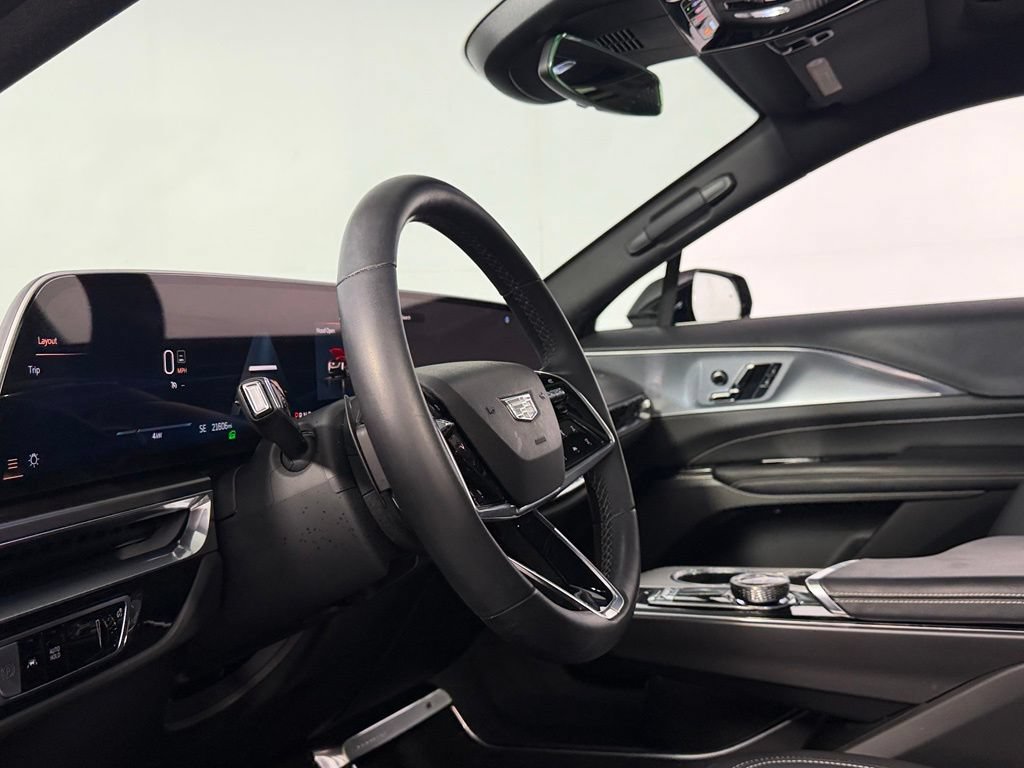 Used 2024 Cadillac Lyriq Tech RWD image 22