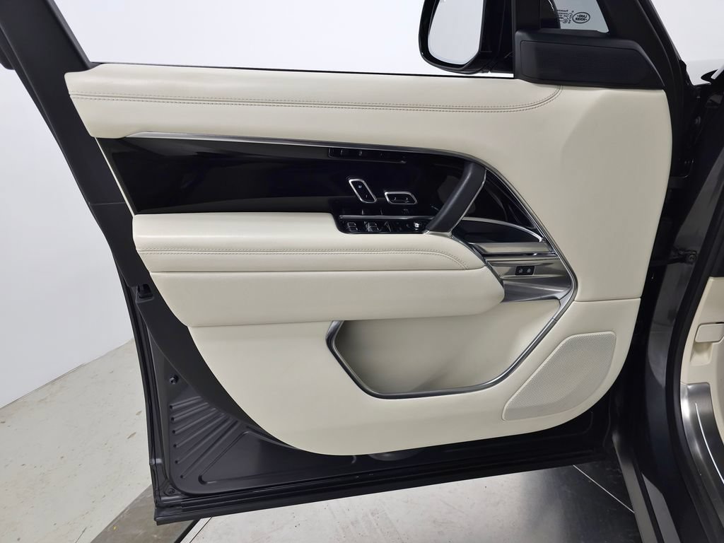 Certified 2024 Land Rover Range Rover SE AWD/4WD image 15