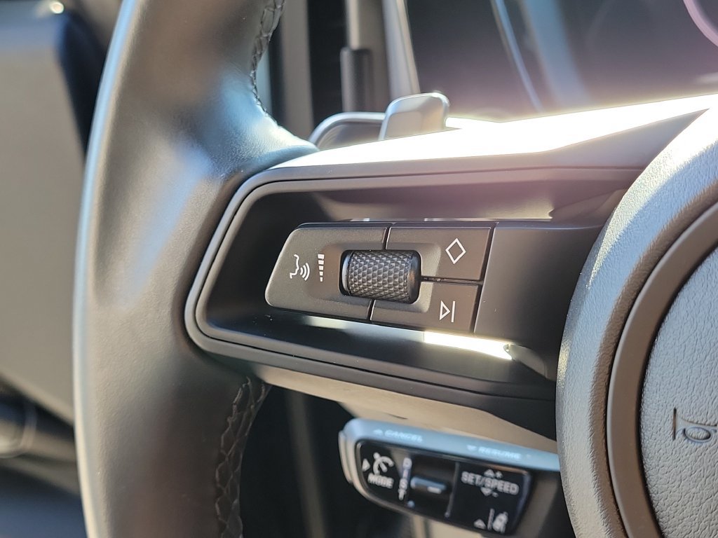 Certified 2026 Porsche Cayenne AWD/4WD image 34