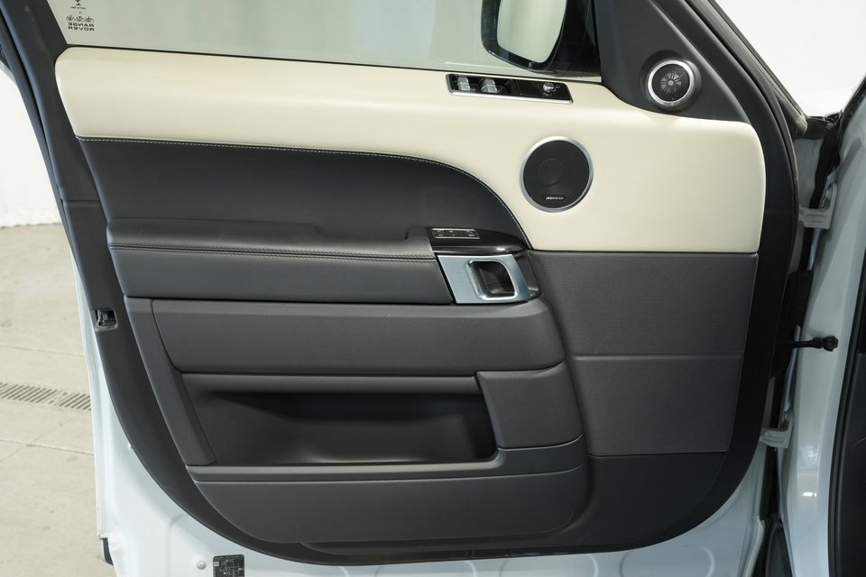 Used 2019 Land Rover Range Rover Sport HSE Dynamic image 19