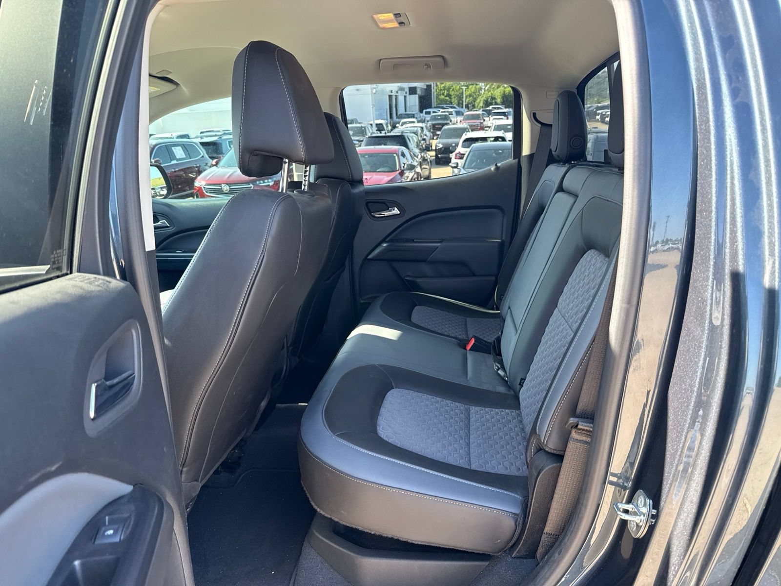 Used 2020 Chevrolet Colorado Z71 RWD image 11
