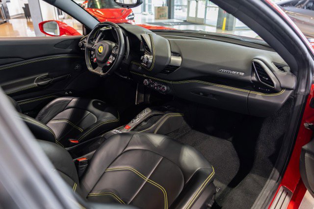 Used 2018 Ferrari 488 GTB RWD image 50