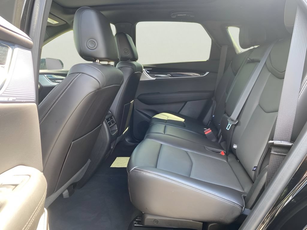 Used 2025 Cadillac XT5 Premium Luxury w/ Technology Package AWD/4WD image 16
