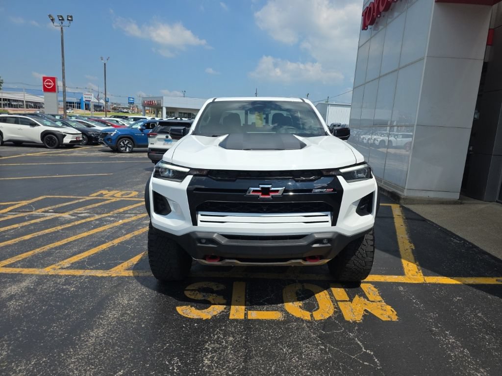 Used 2024 Chevrolet Colorado ZR2 w/ ZR2 Convenience Package III AWD/4WD image 10