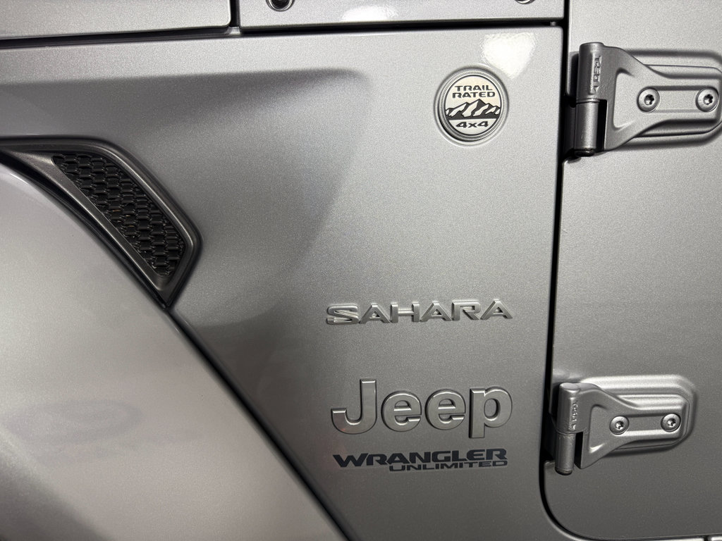 Used 2018 Jeep Wrangler Unlimited Sahara image 4