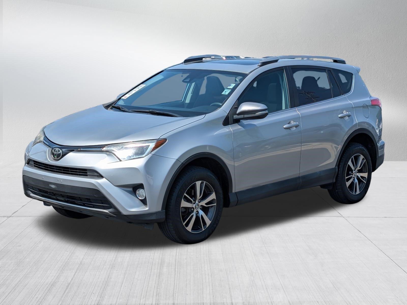 Used 2018 Toyota RAV4 XLE w/ Plus Extra Value Package AWD/4WD image 3