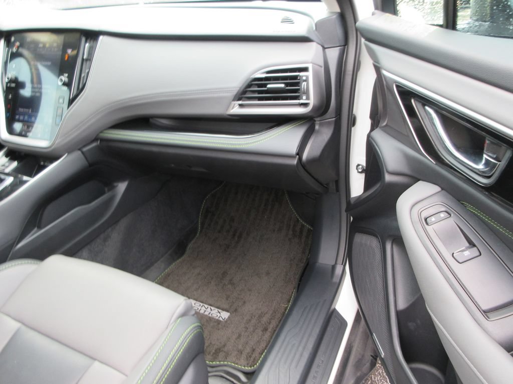 Used 2025 Subaru Outback Onyx Edition AWD/4WD image 19