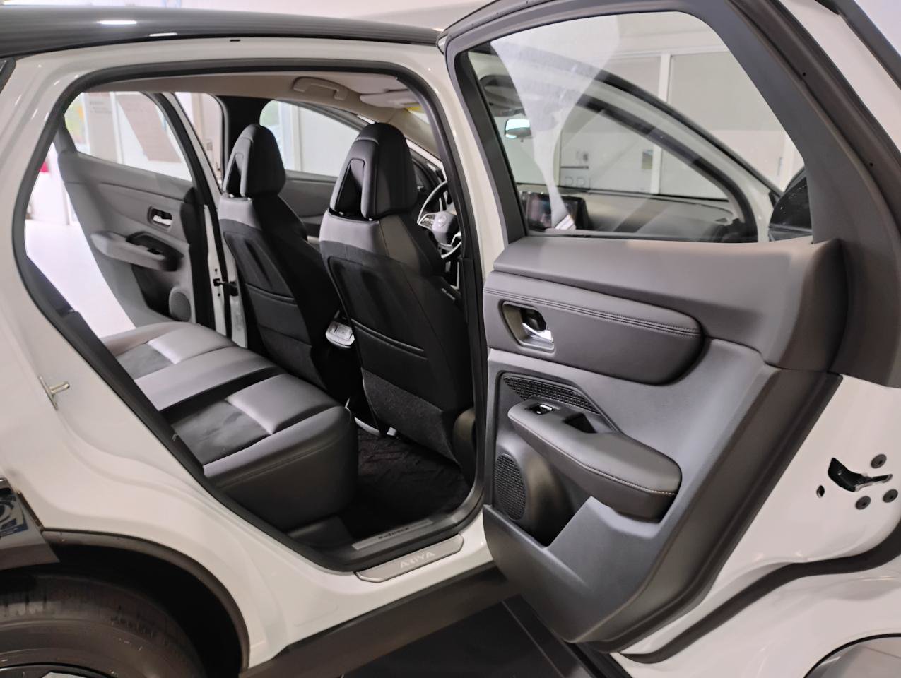 Used 2024 Nissan Ariya AWD image 80