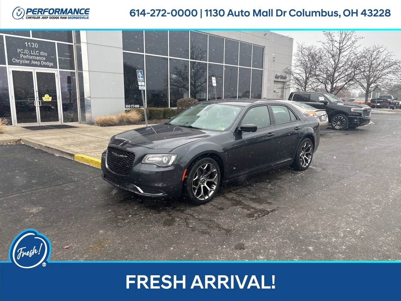 Used 2018 Chrysler 300 Touring w/ Sport Appearance Package image 8