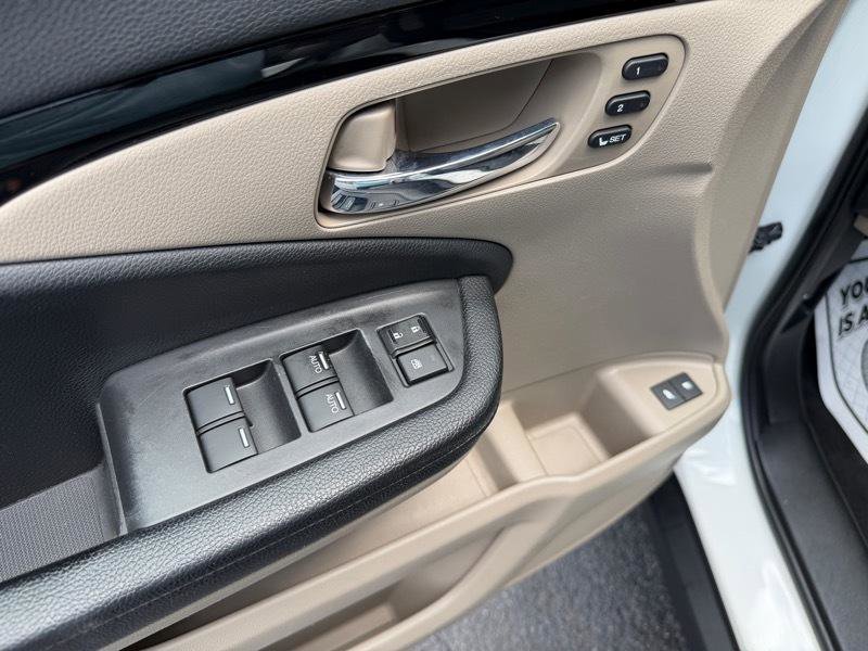 Used 2016 Honda Pilot Touring image 17
