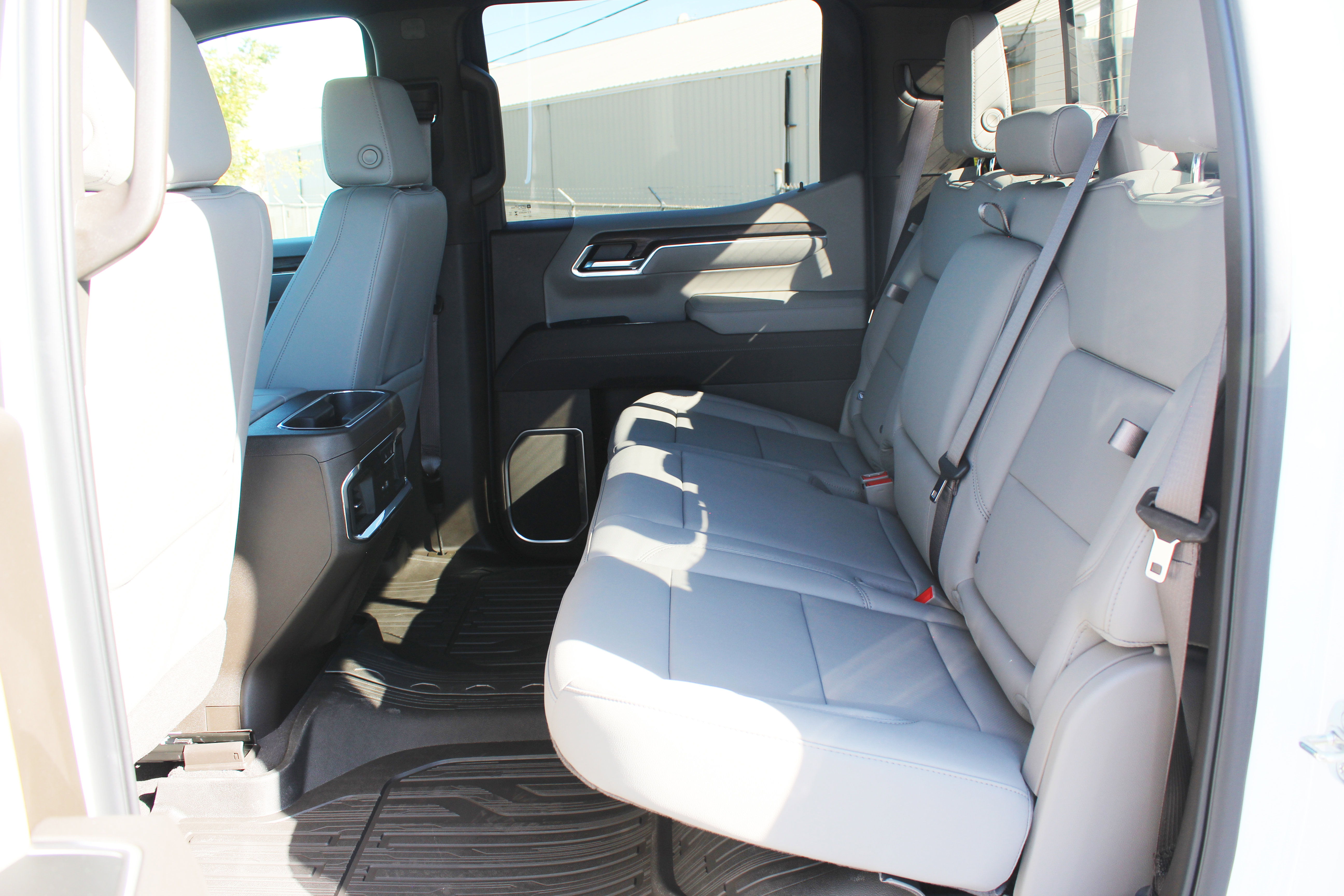 New 2026 GMC Sierra 1500 SLT image 46