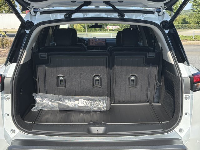 New 2026 Nissan Pathfinder Platinum AWD/4WD image 21