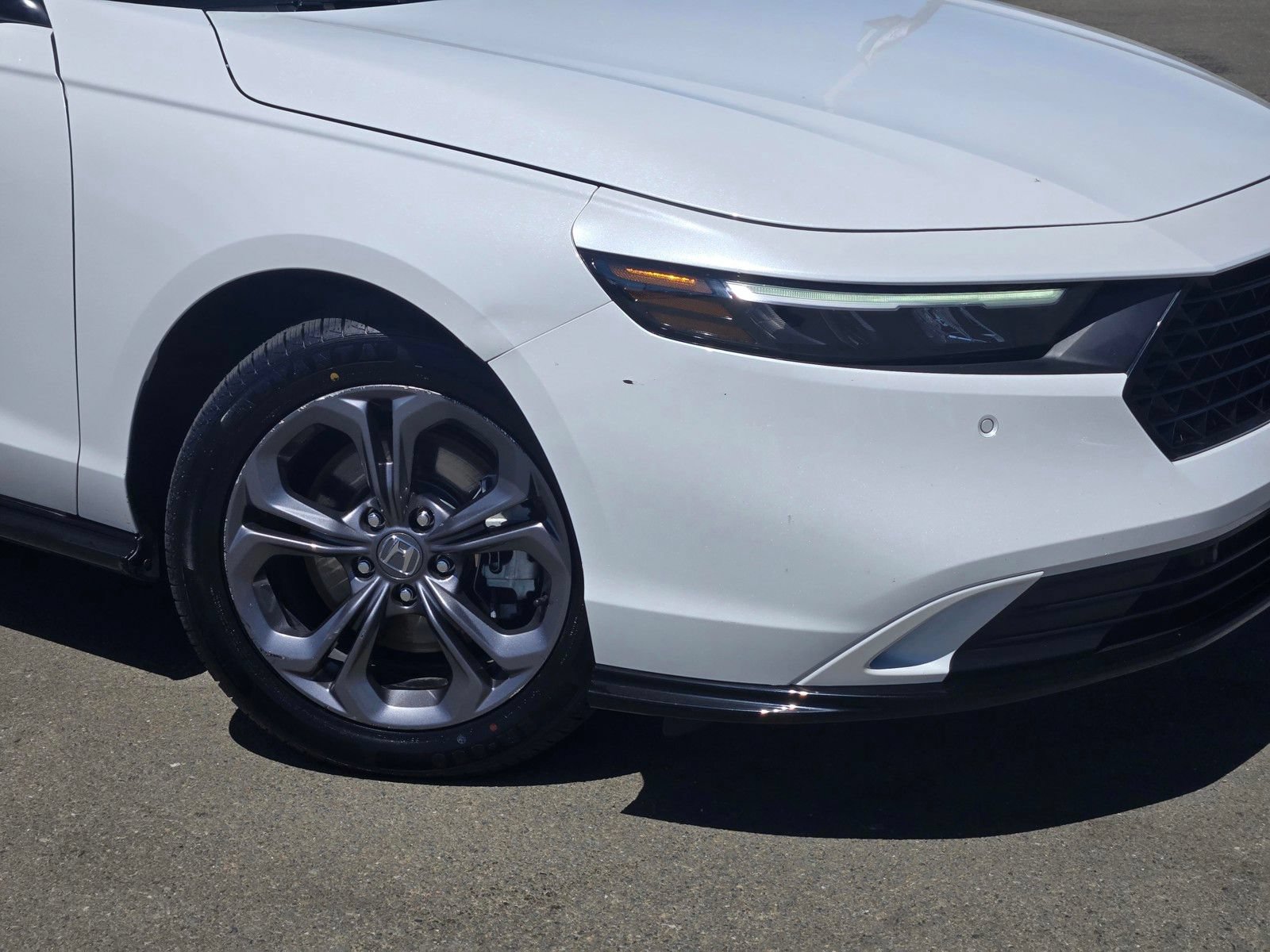 Certified 2024 Honda Accord EX-L image 9