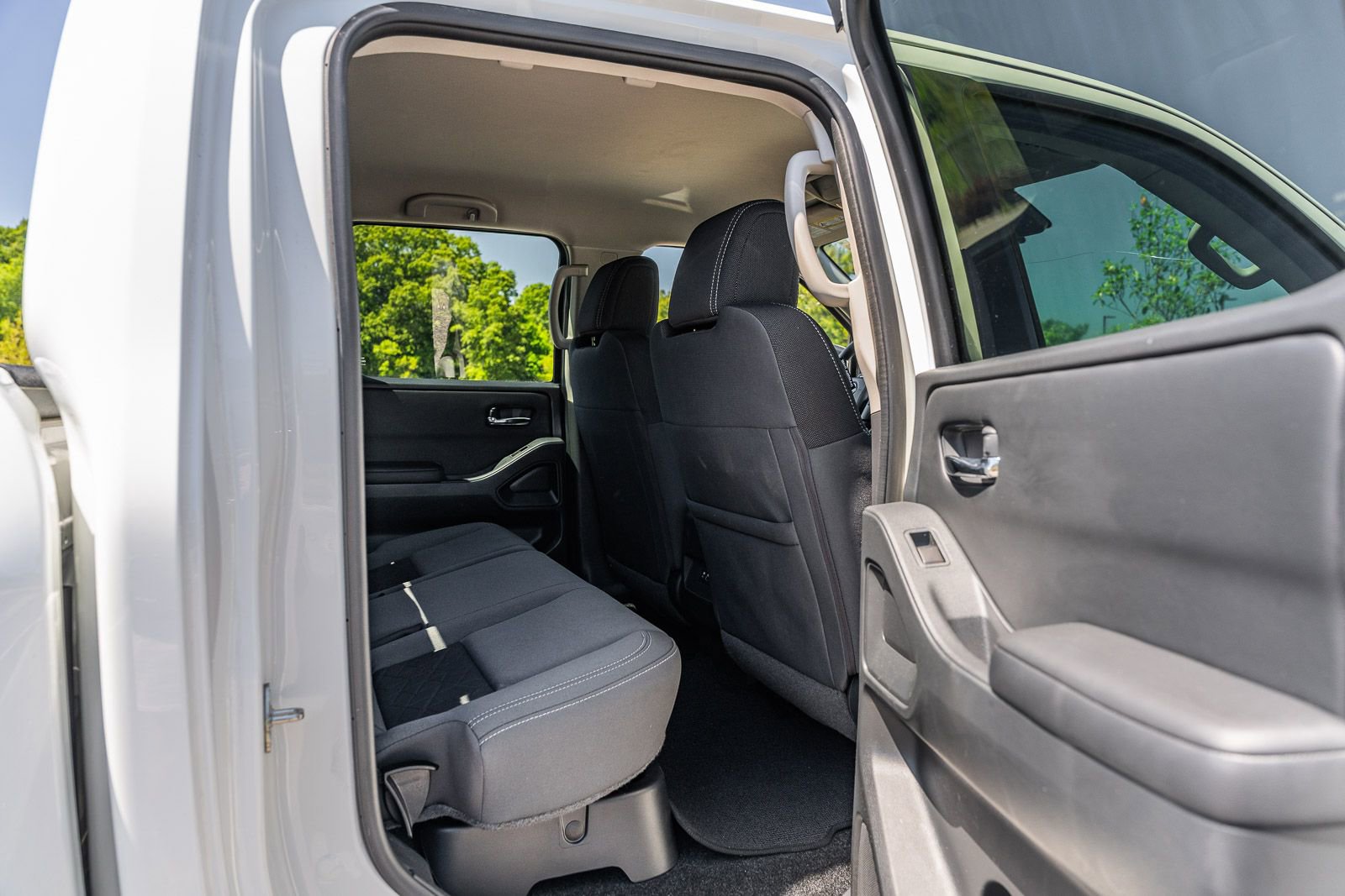 Used 2025 Nissan Frontier SV RWD image 13