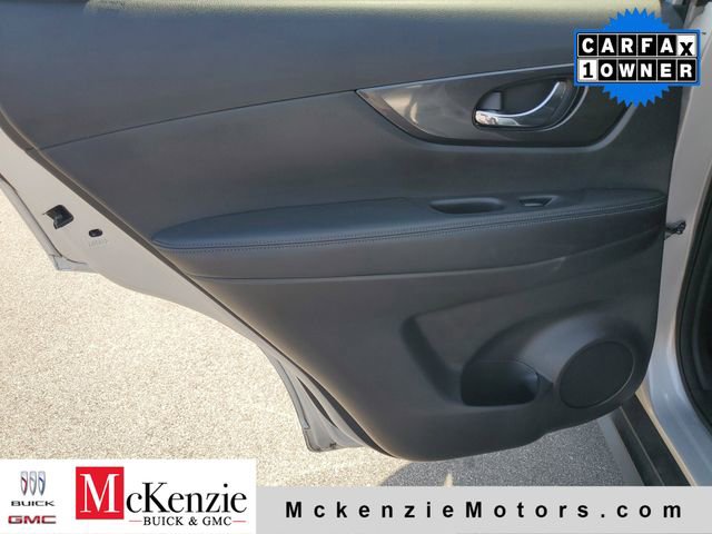 Used 2018 Nissan Rogue SV AWD/4WD image 23
