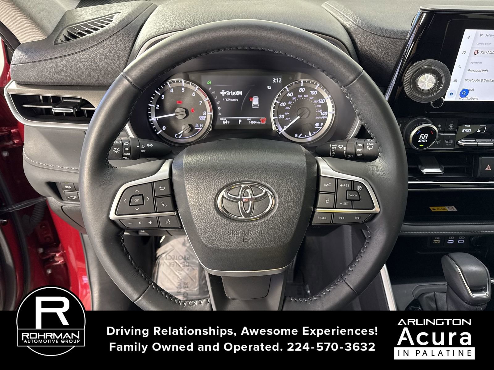 Used 2024 Toyota Highlander XLE AWD/4WD image 12