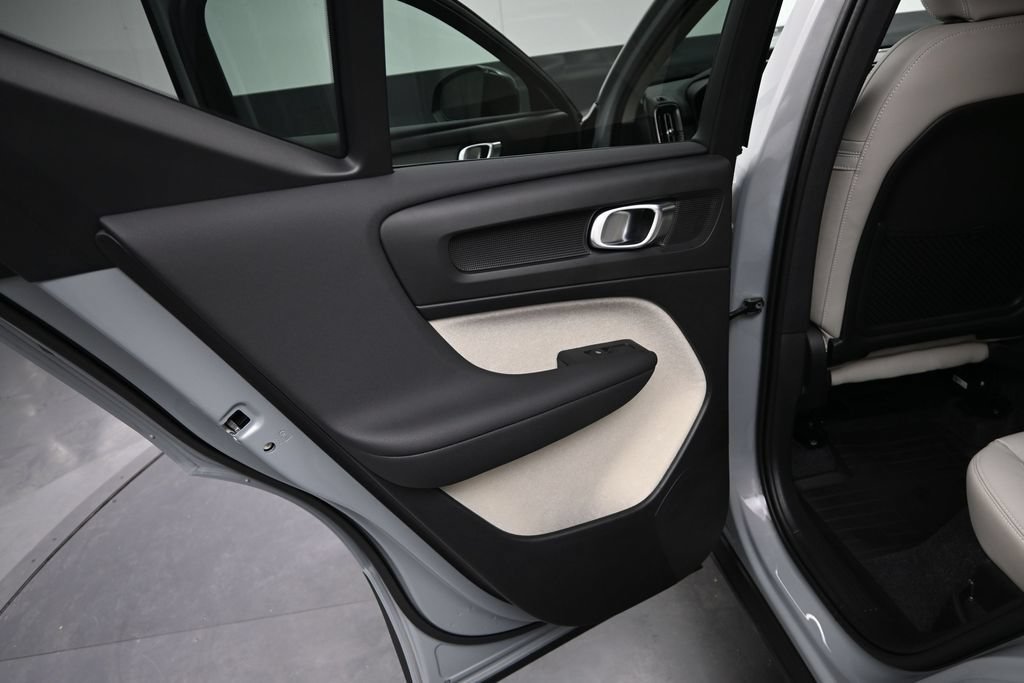 New 2026 Volvo XC40 B5 Plus w/ Protection Package Premier AWD/4WD image 13