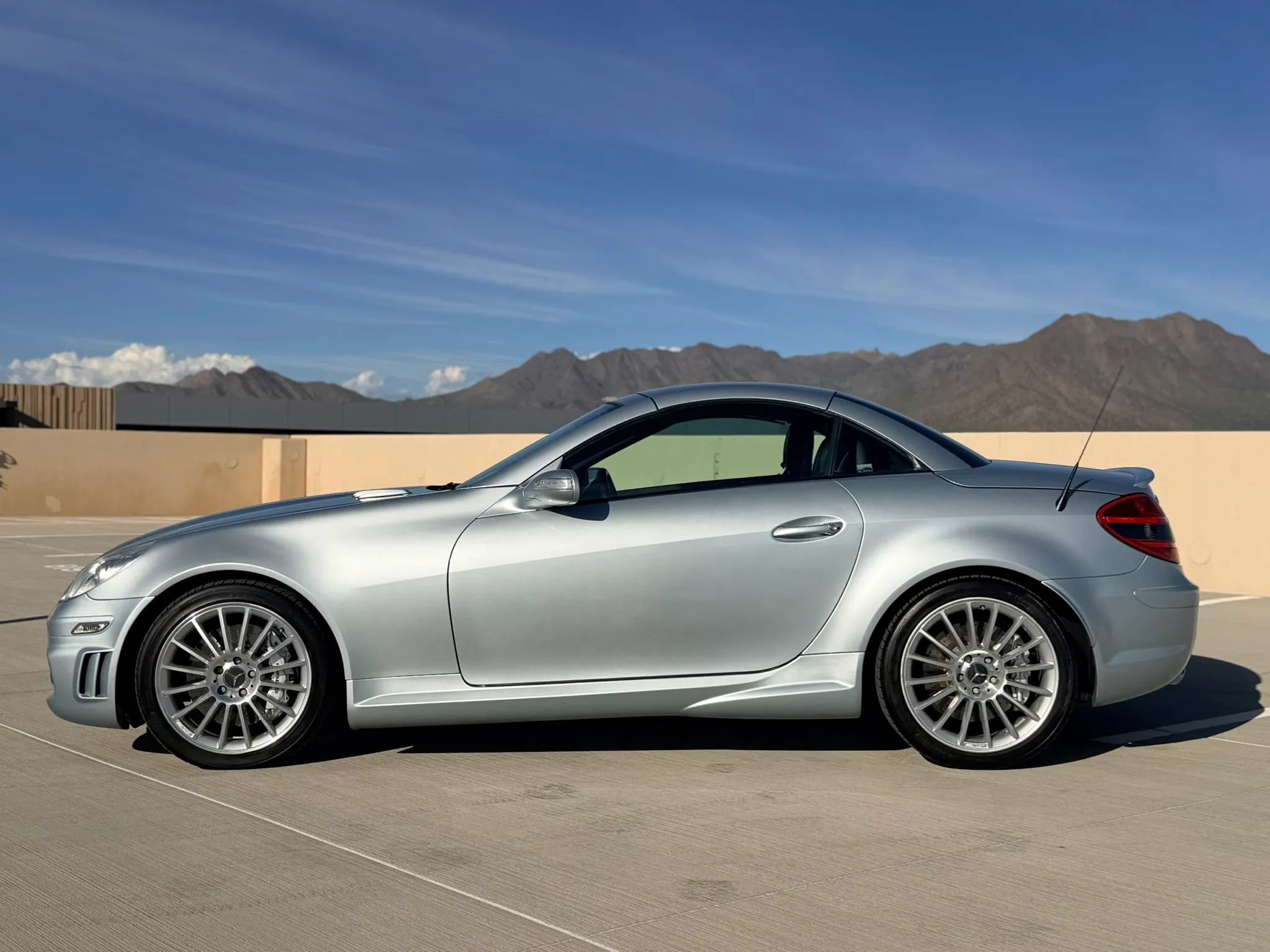Used 2005 Mercedes-Benz SLK 55 AMG image 6