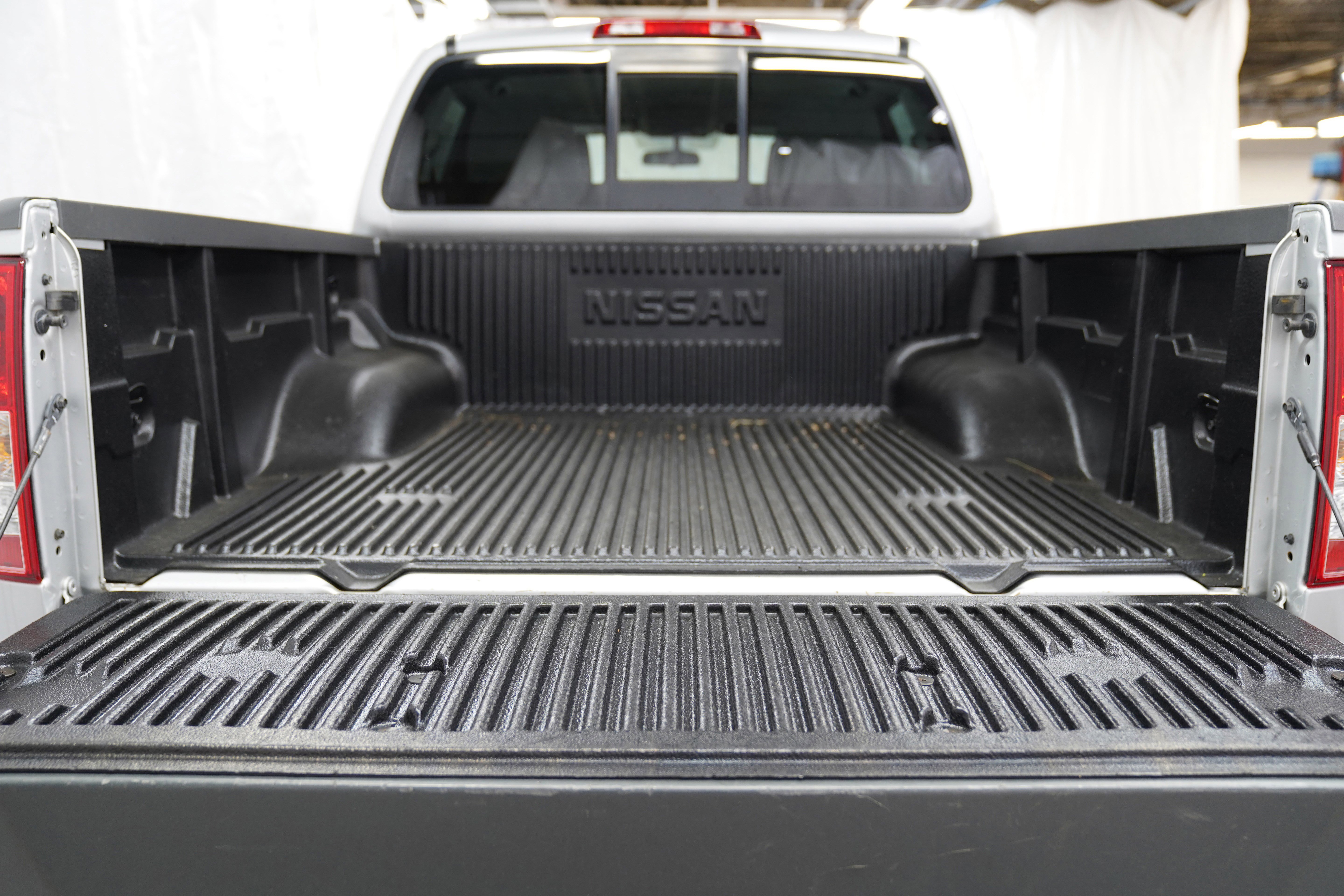 Used 2018 Nissan Frontier SV AWD/4WD image 7